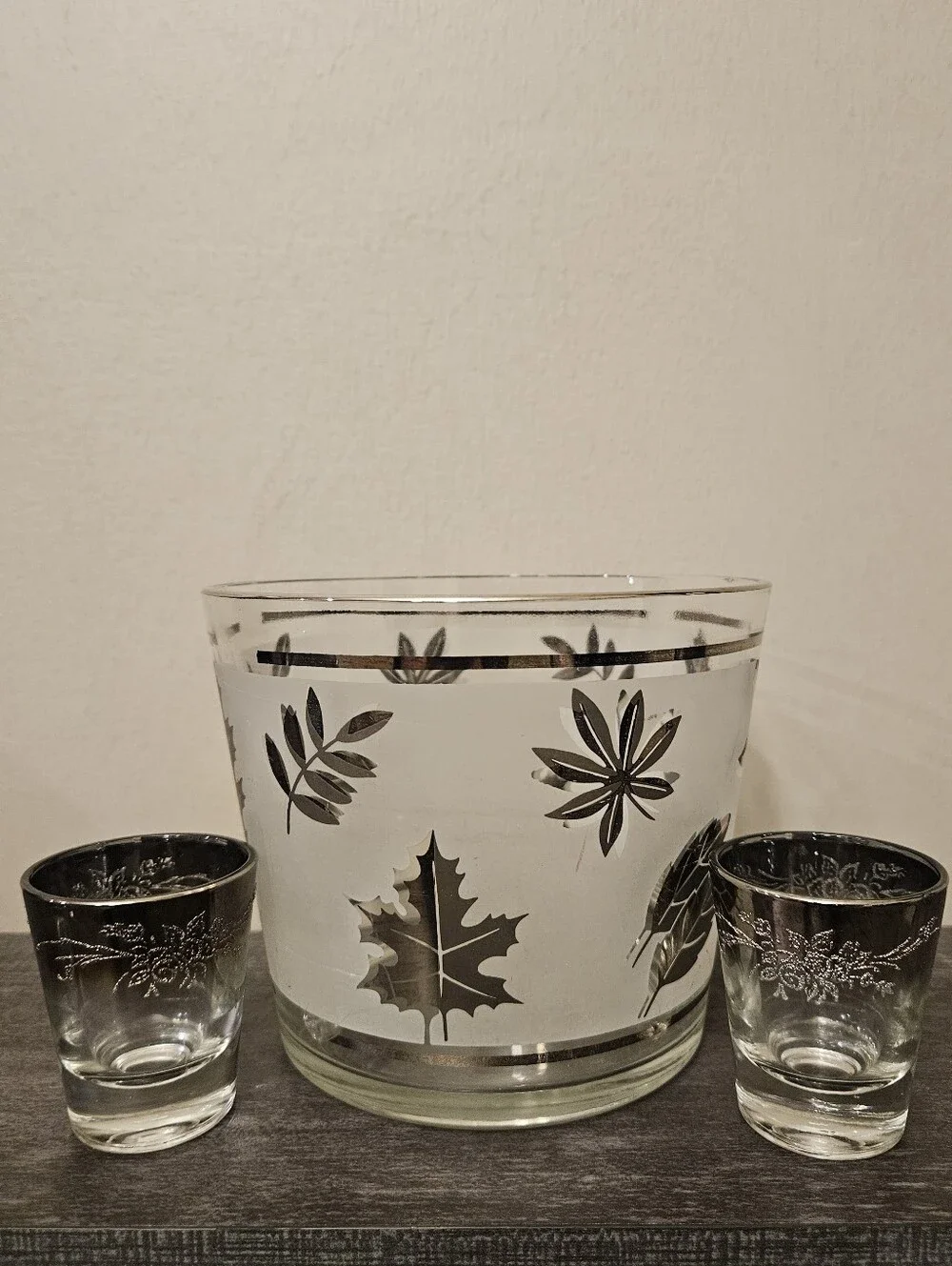Vintage Mid Century Glass Silver Leaf Frosted Ice Bucket & 2 Shot Glasses